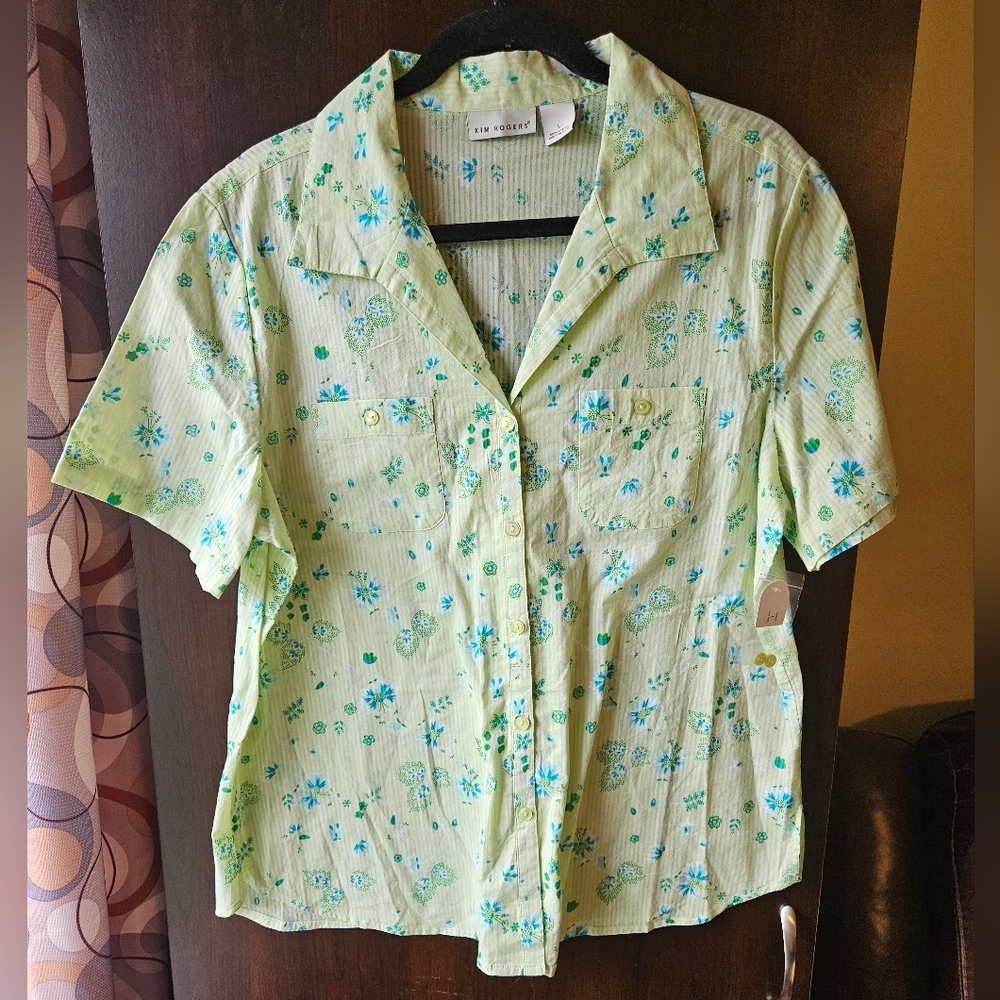 NWT Kim Rogers Light Green Floral Button-Up Shirt Size Large